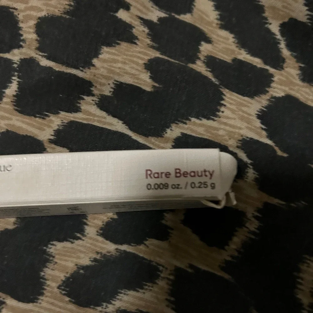 Rare Beauty Perfect Strokes Eyeliner Gel Longue Tenue -‎ Compassion